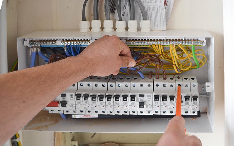 Električar Čukarica Zamena osigurača